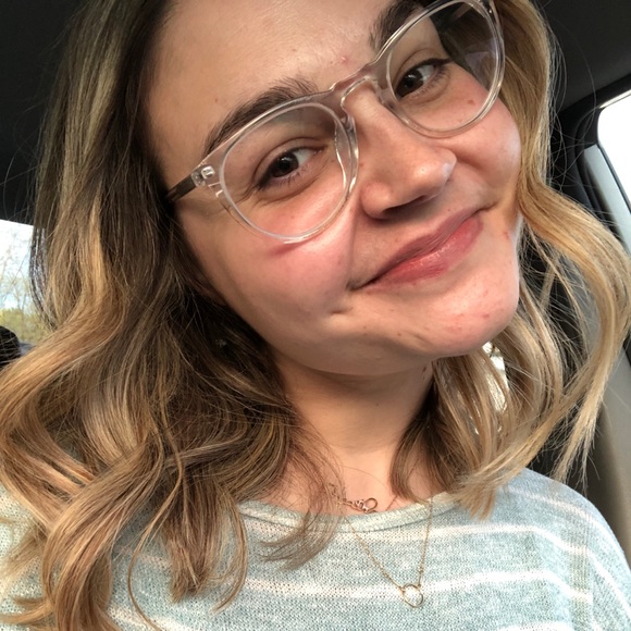 Meet your Posher 💕 - Picture 5 of 8